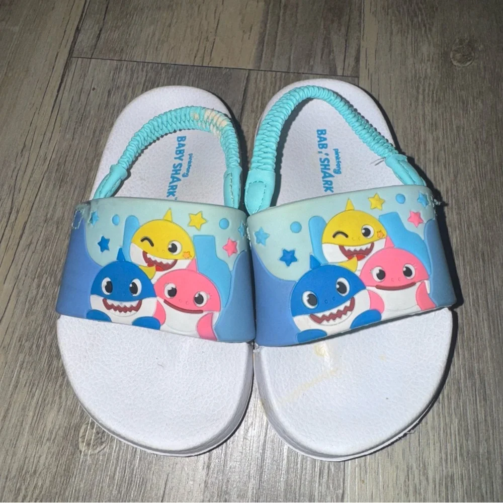 ☀️6/$20☀️ Baby Shark Kids Slide Sandals