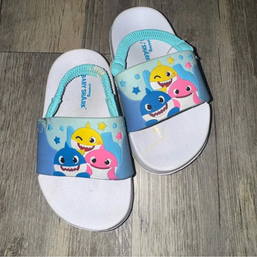 ☀️6/$20☀️ Baby Shark Kids Slide Sandals