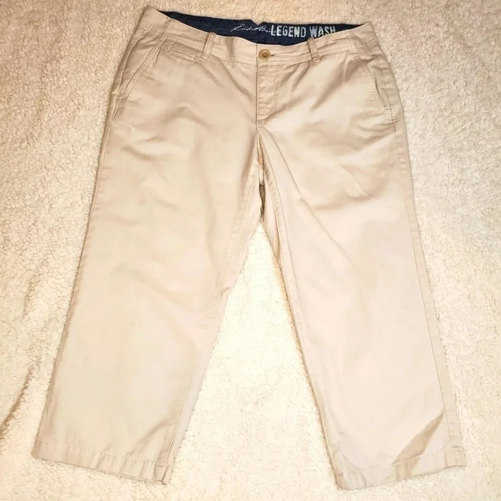 85. EUC ~ Eddie Bauer ~ Legend Wash ~ Flat Front w/pockets ~ Cream Capris ~ 10