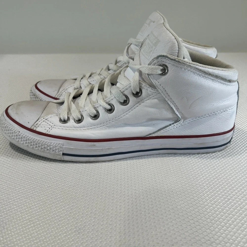 Converse step into