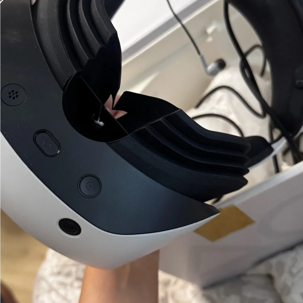 Sony VR Motion Controller - Black and White