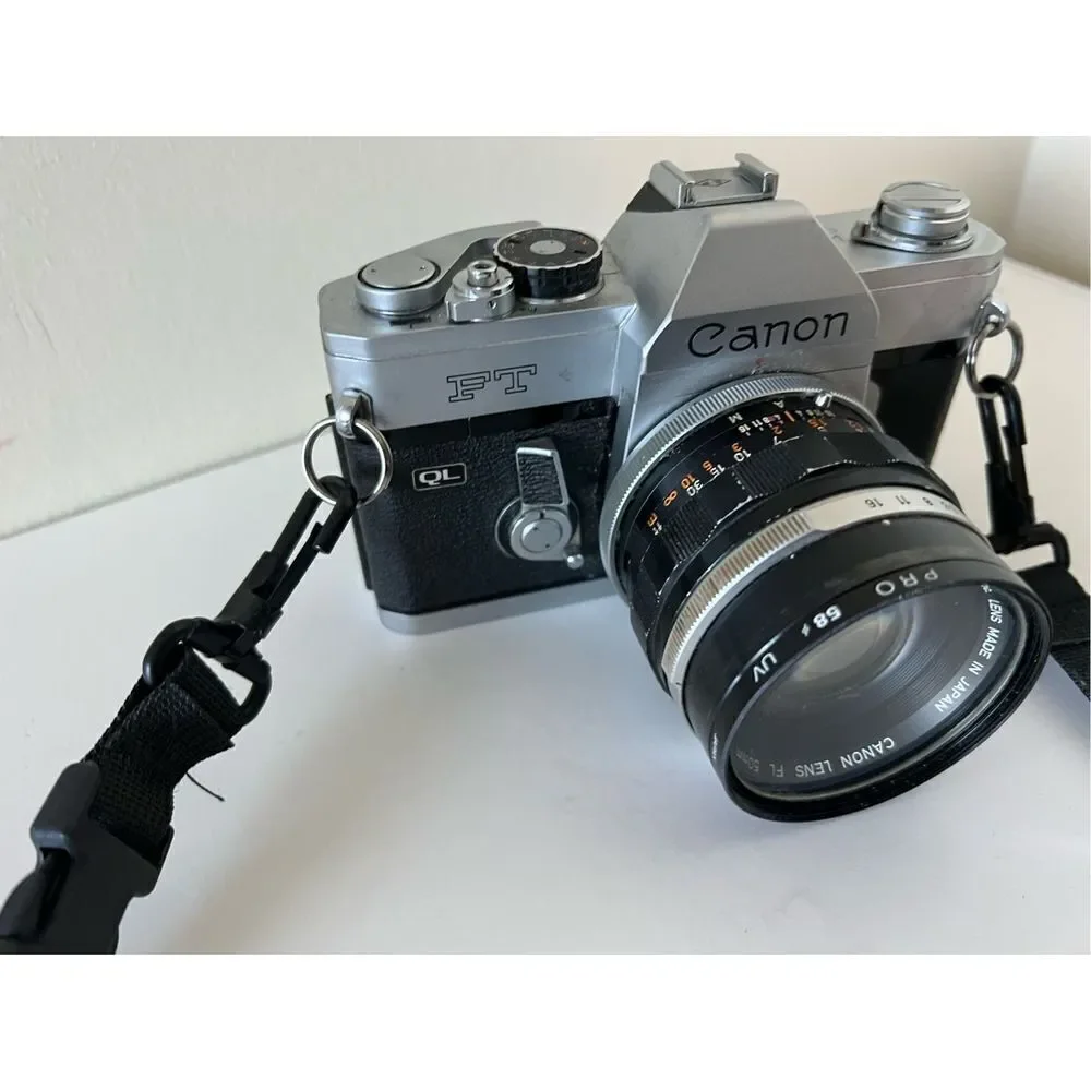 Canon slr camera