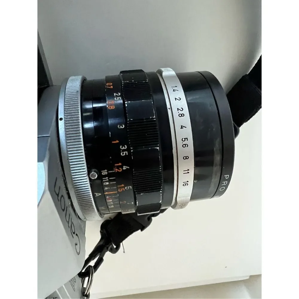 Canon slr camera