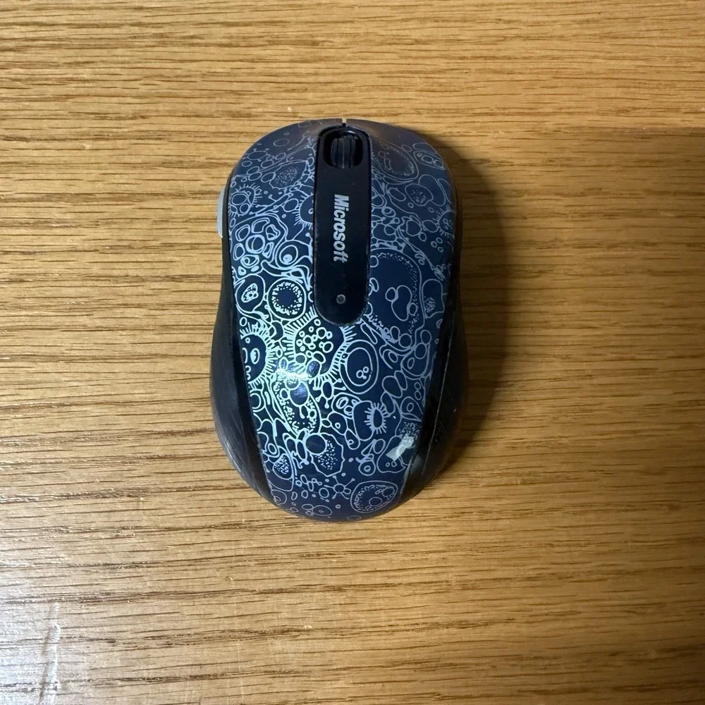 Microsoft Wireless Mobile Mouse 4000 Model 1383 USB 4-way Scroll Wheel NO DONGLE