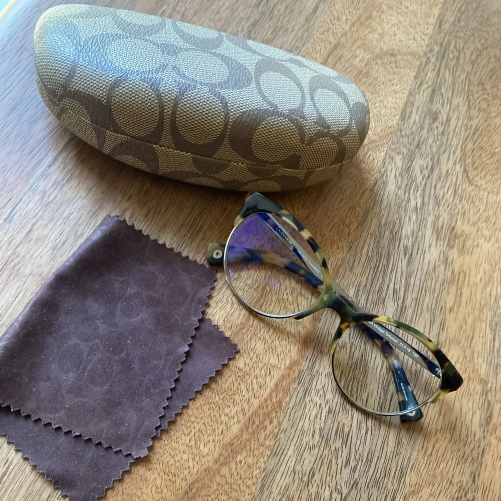 Coach round eyeglass
