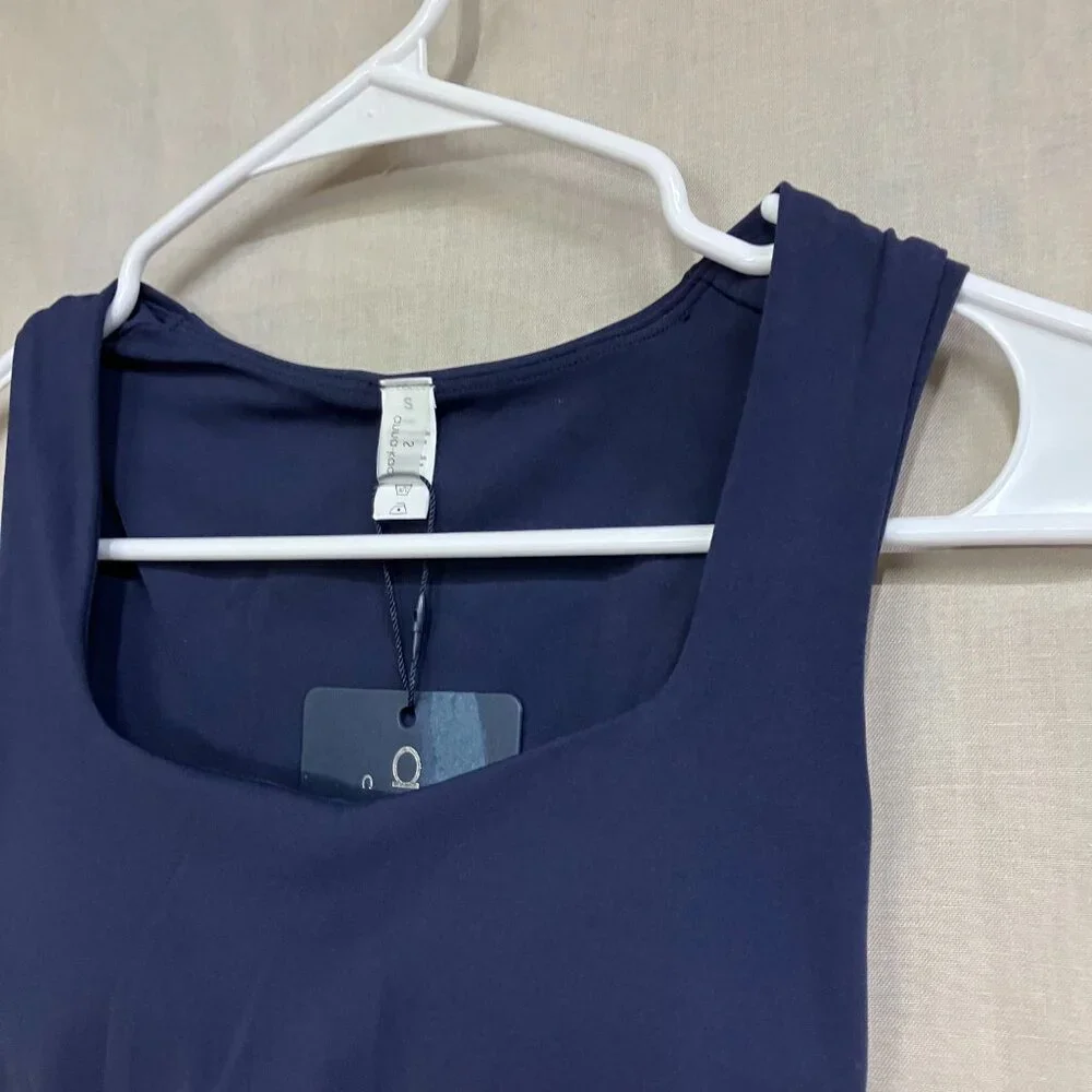 Anna-Kaci support modern brand