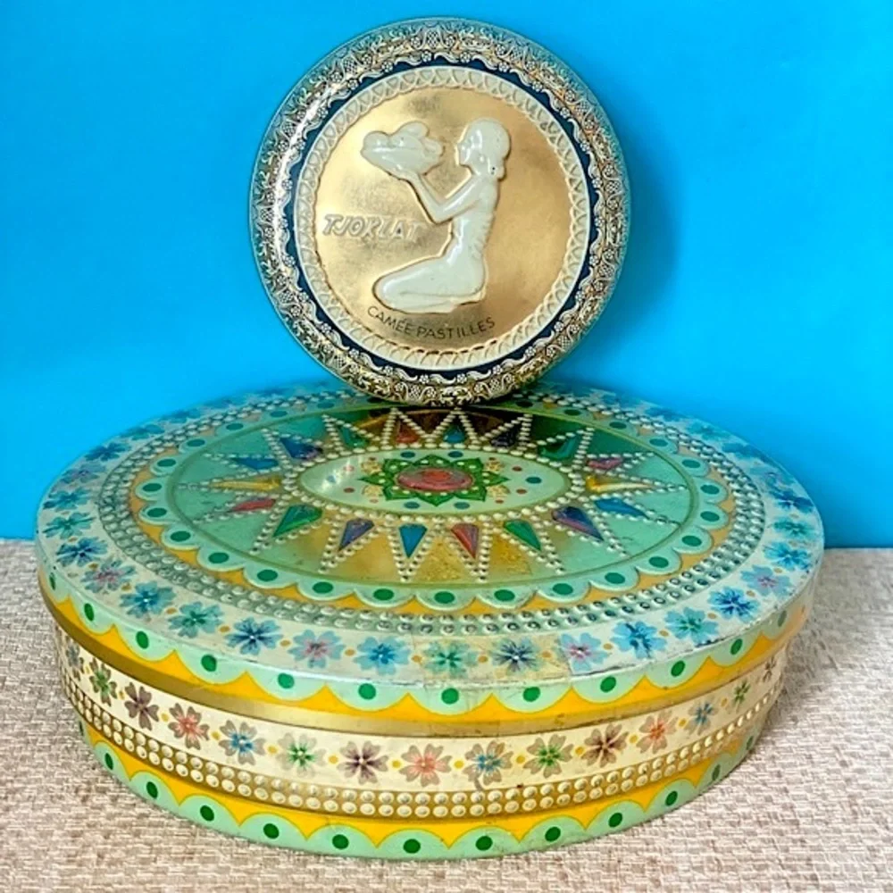 Vintage tjoklat tin can