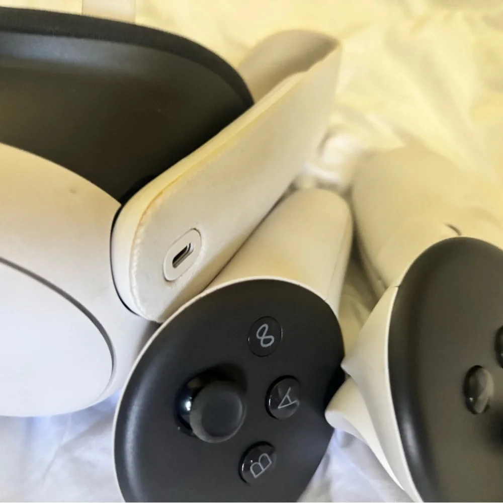 Oculus VR Headset - Black and White