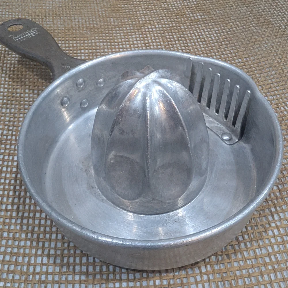 Vintage kwicky juicer