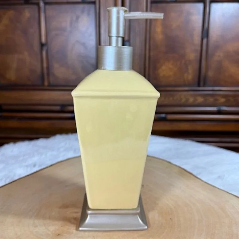Vintage Better Homes and Gardens Acanthus Yellow Ceramic Lotion Soap Dispenser