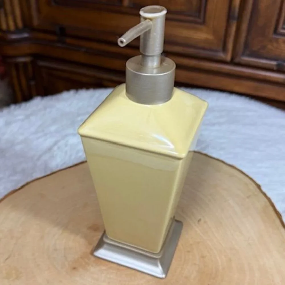 Vintage Better Homes and Gardens Acanthus Yellow Ceramic Lotion Soap Dispenser