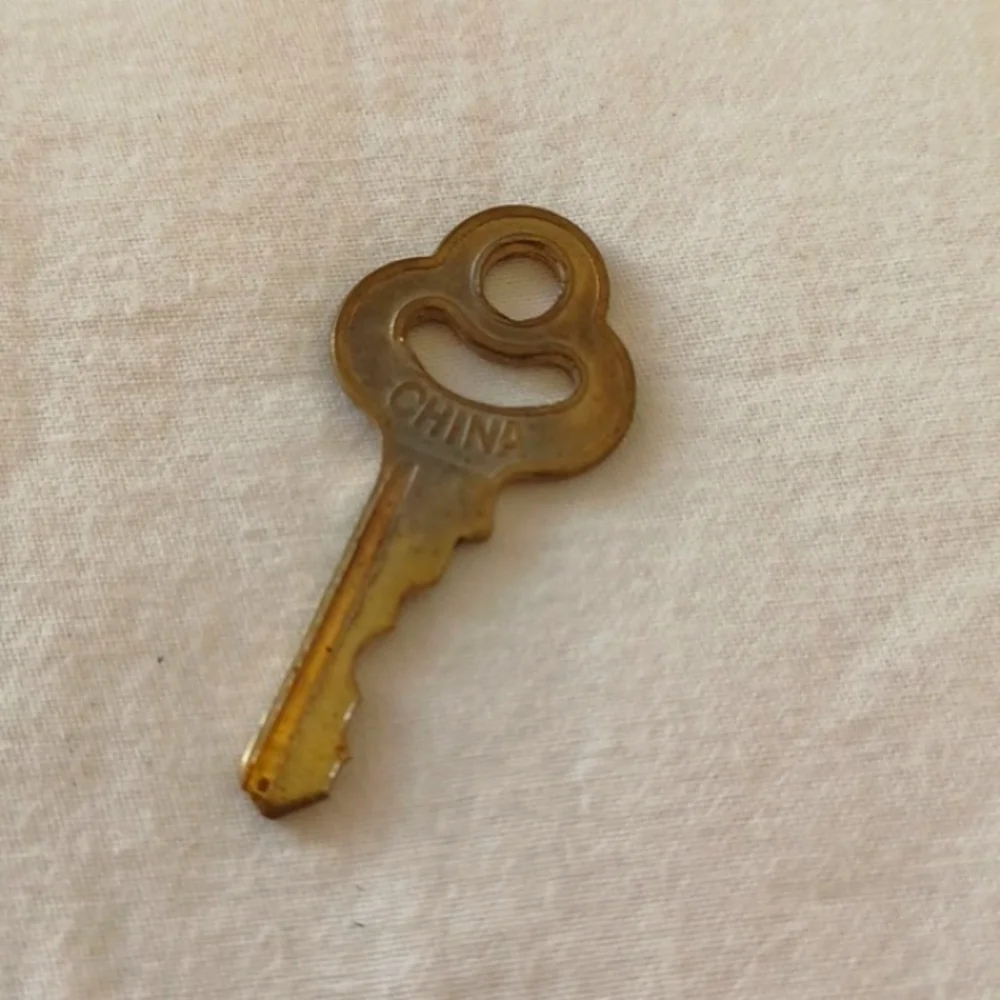 888 vintage padlock