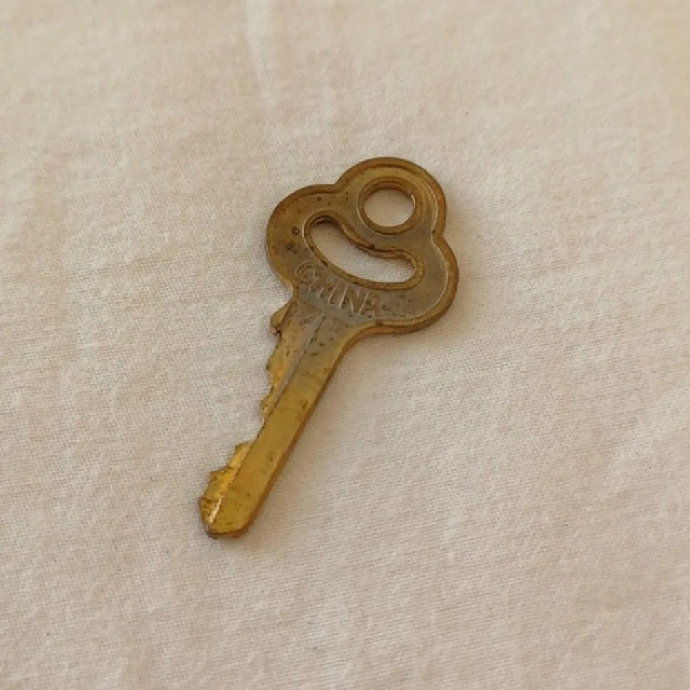 888 vintage padlock