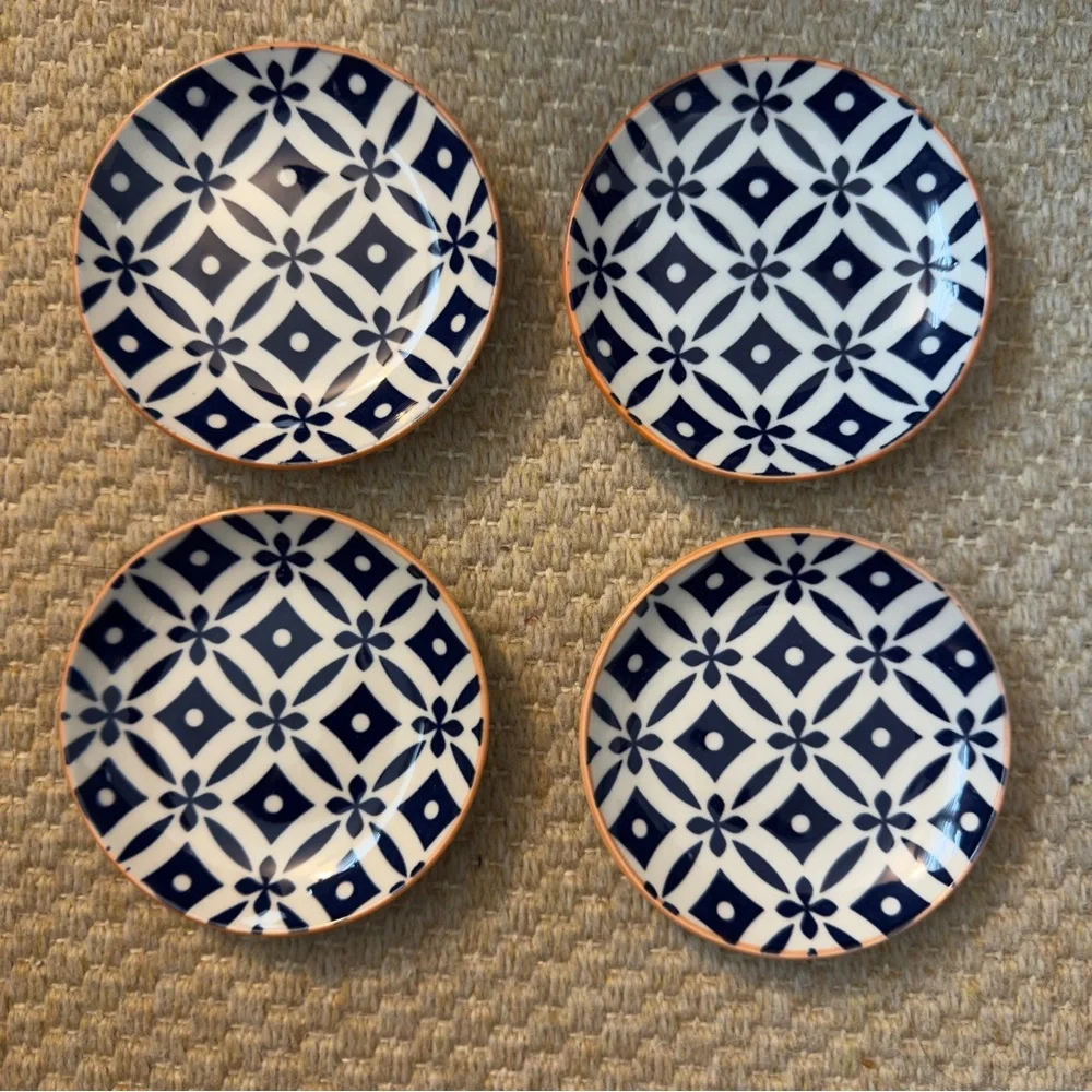 Crate&Barrel dishes features