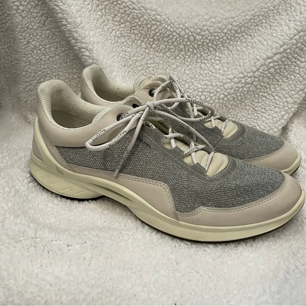 Ecco Biom Fjuel Perforated Athletic Sneaker Women's 41/10 US Gray Ivory