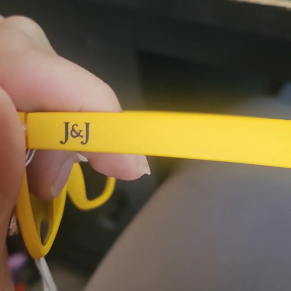 N/A bright yellow