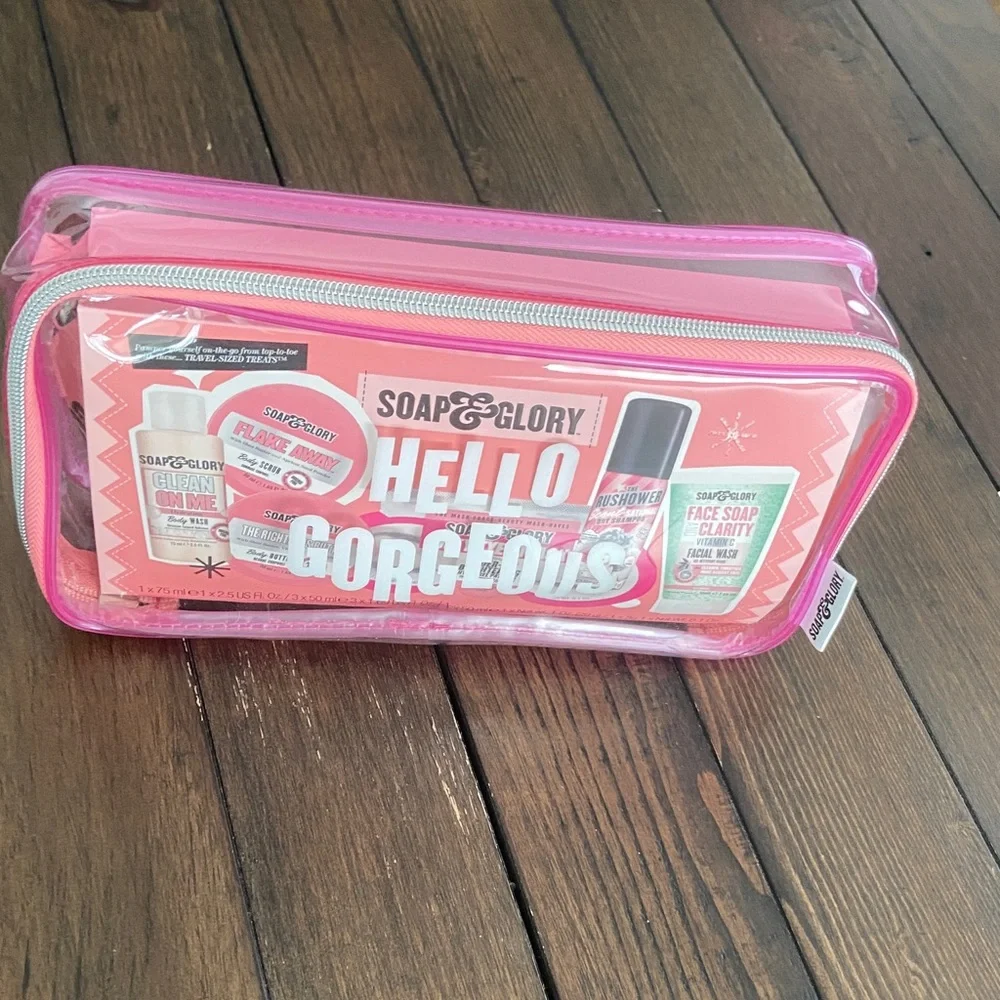 Soap & Glory Hello Gorgeous Pink Body Wash Set