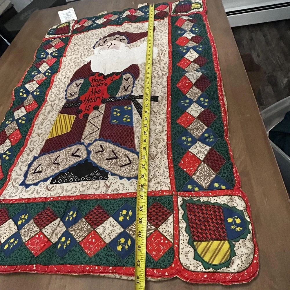Vintage Midwest Cannon Falls Santa Quilt Wall Hanging 43x30 USA Home Heart Xmas