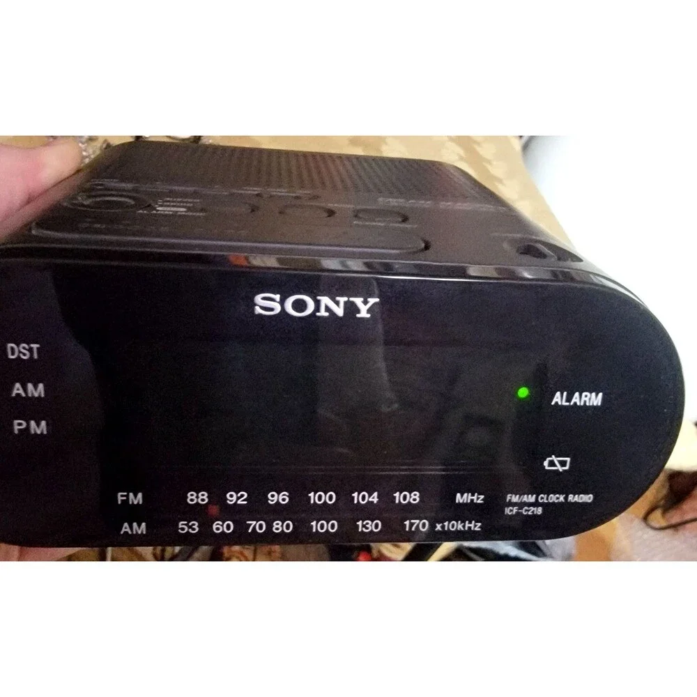 Sony Dream Machine Alarm Clock Radio Am FM Black Vintage NICE! Works Great 1980s