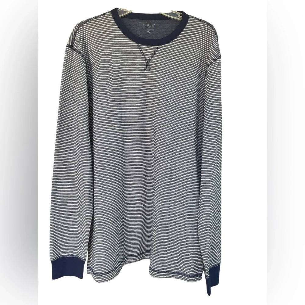 J. Crew Men’s size XL Navy Heathered Knit Top