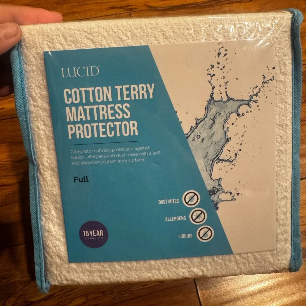 NIB New Lucid White Cotton Terry Mattress Protector - Full Fitted Sheet