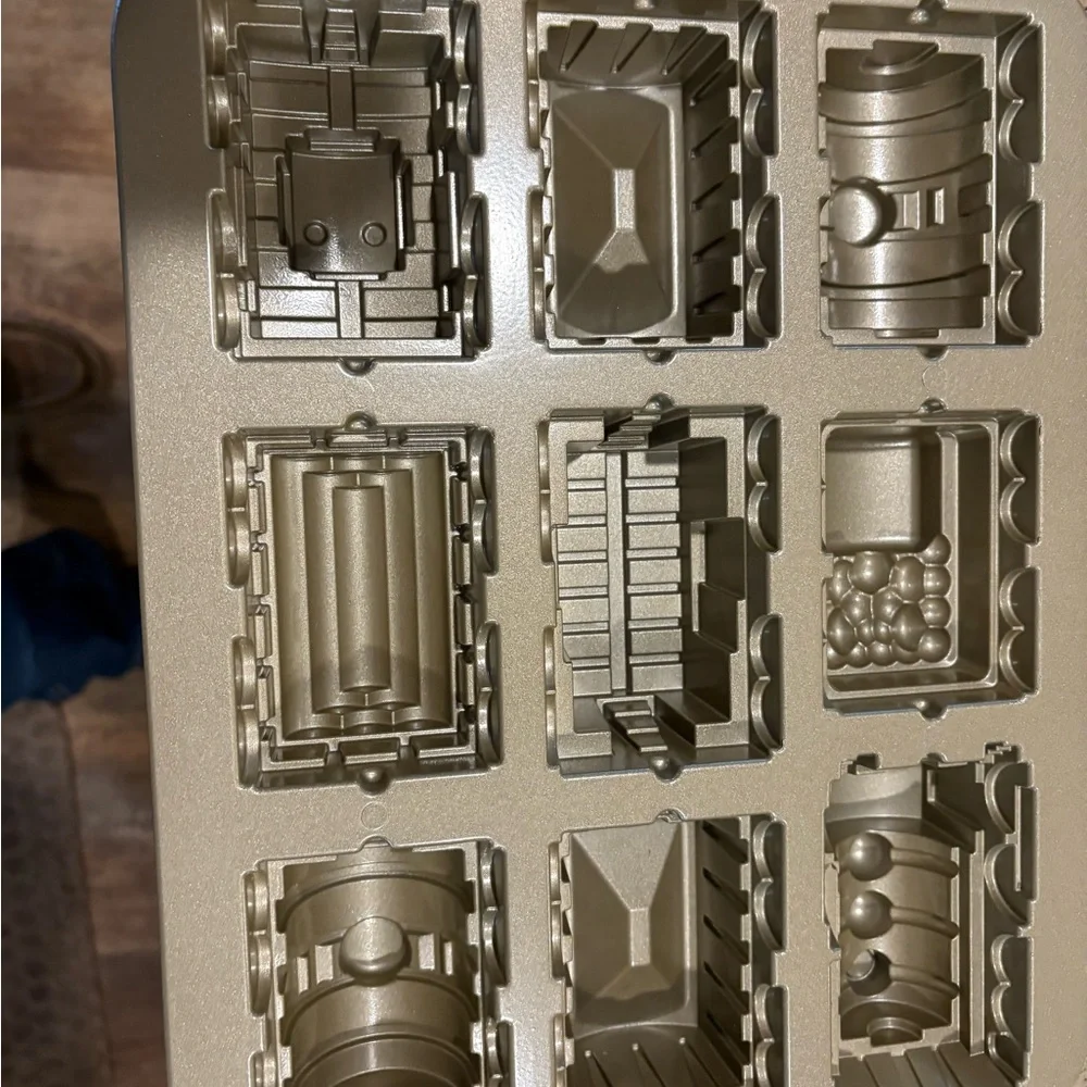 Williams Sonoma craft train