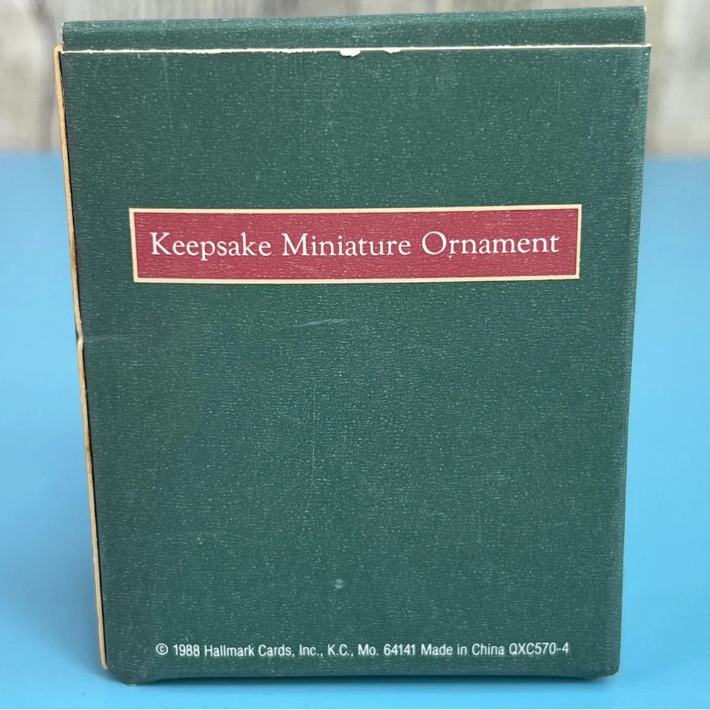 Hallmark #10584 ozs