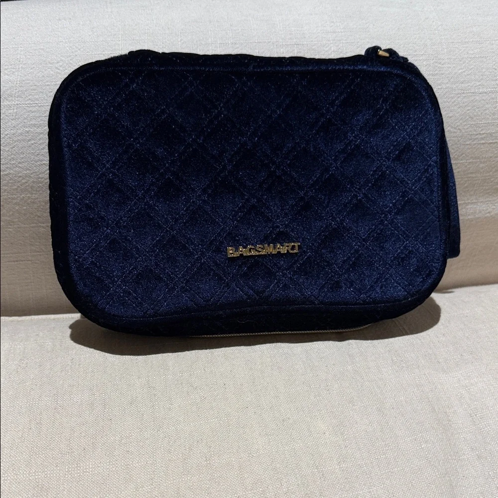 BAGSMART Navy Quilted Women's Jewlery Bag