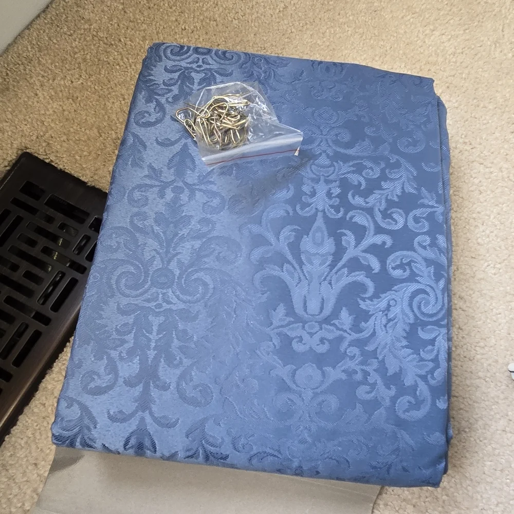 Nicole beautiful damask