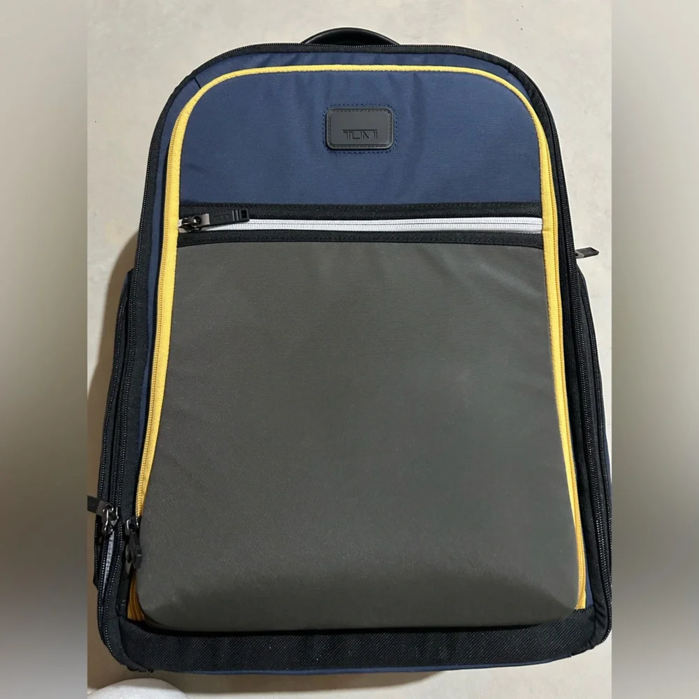 Tumi Roller Bag Suitcase Carry On Backpack European Size