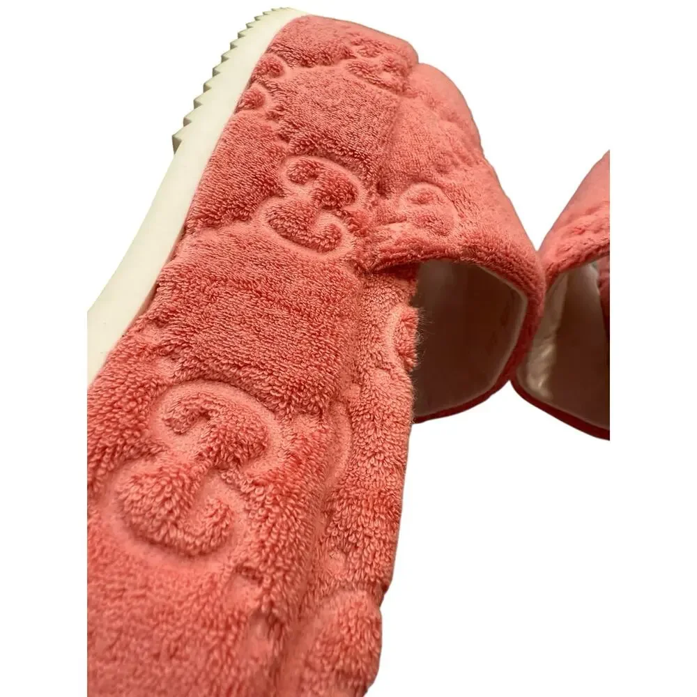 Gucci Sponge GG Platform in Wild Rose. Size 38.5 (8-8.5)