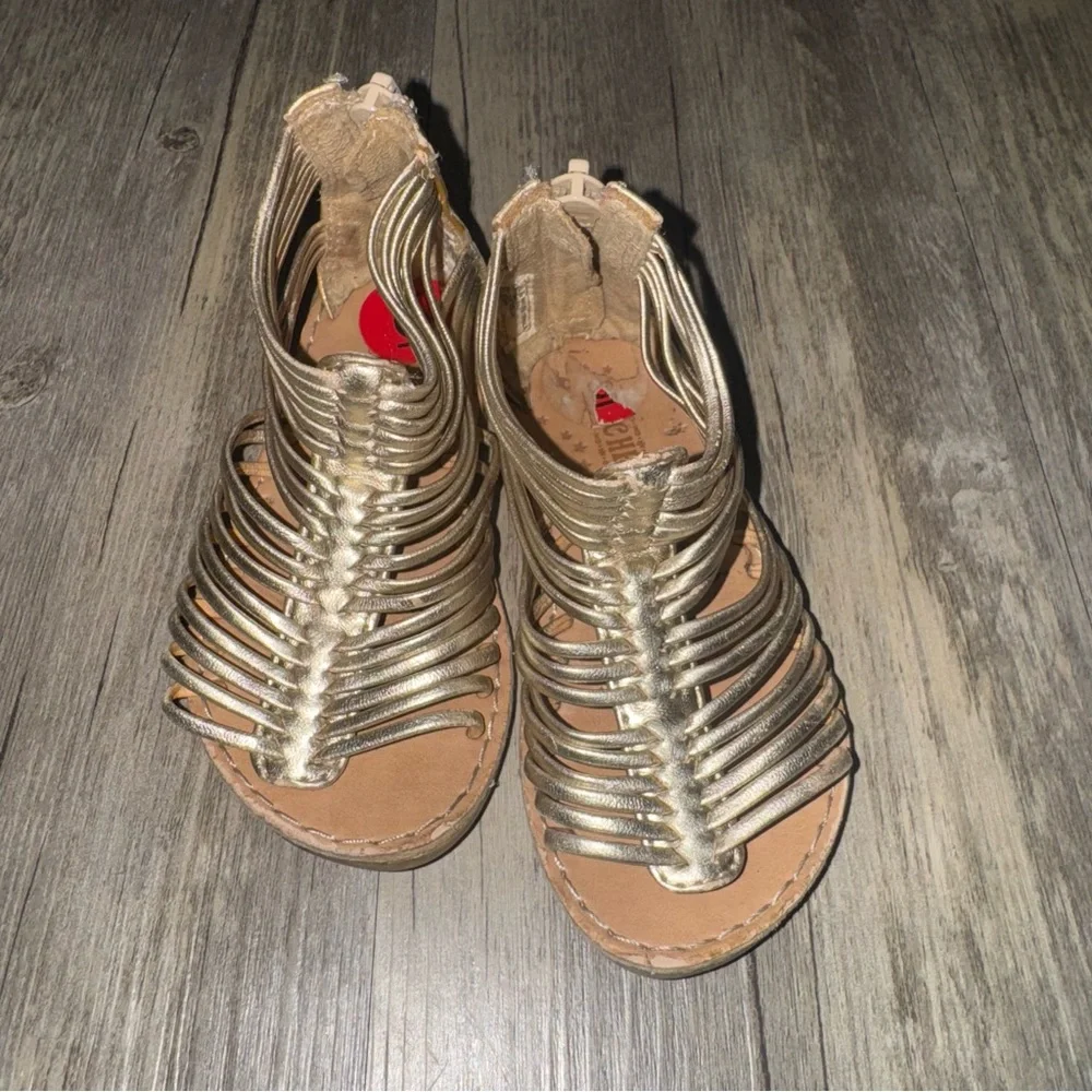 Seychelles stylish gold
