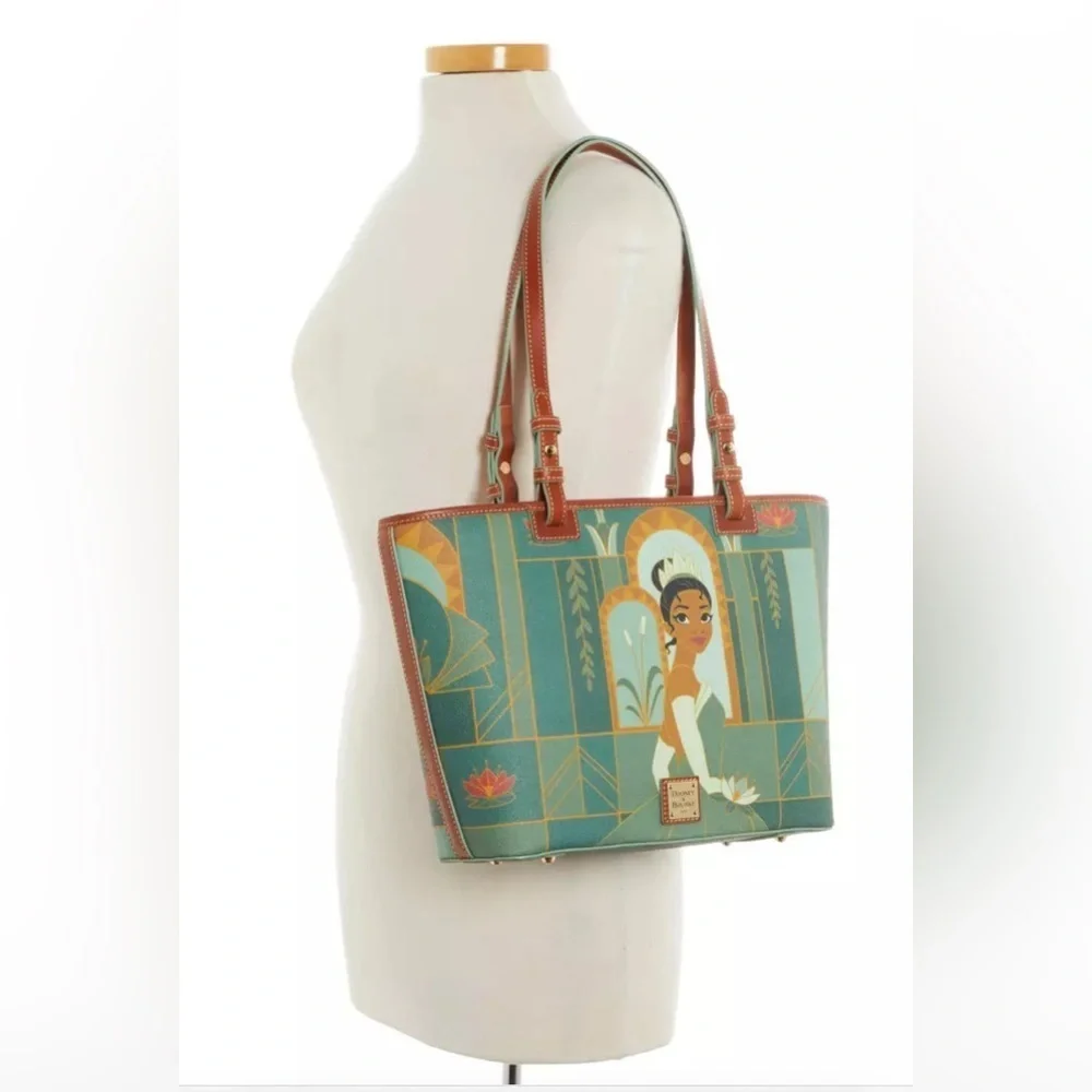 Dooney & Bourke nwt sealed