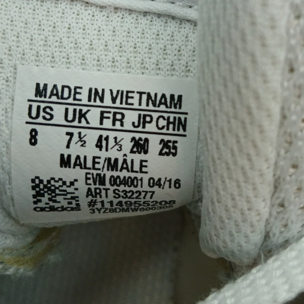 adidas comfortable sneakers