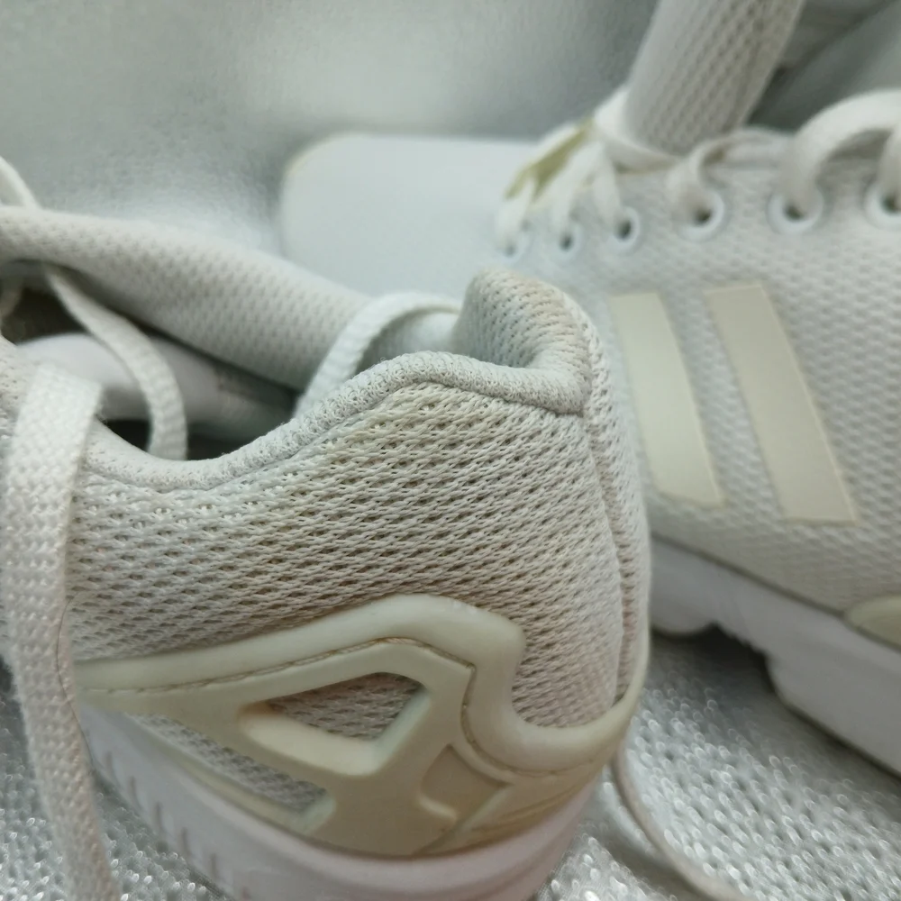 adidas comfortable sneakers