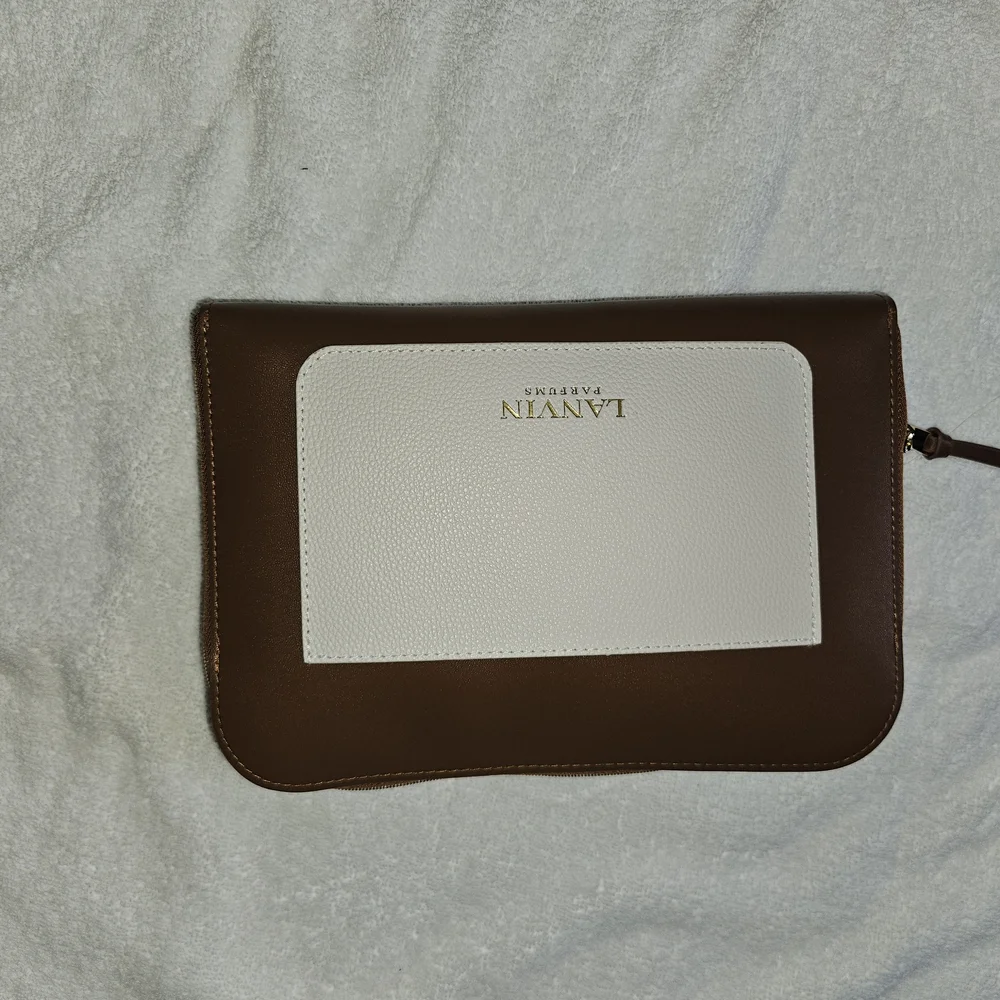 Lanvin traveler sleek only