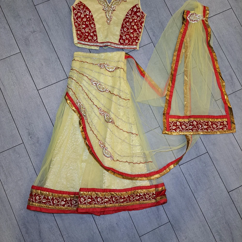 other elegant yellow