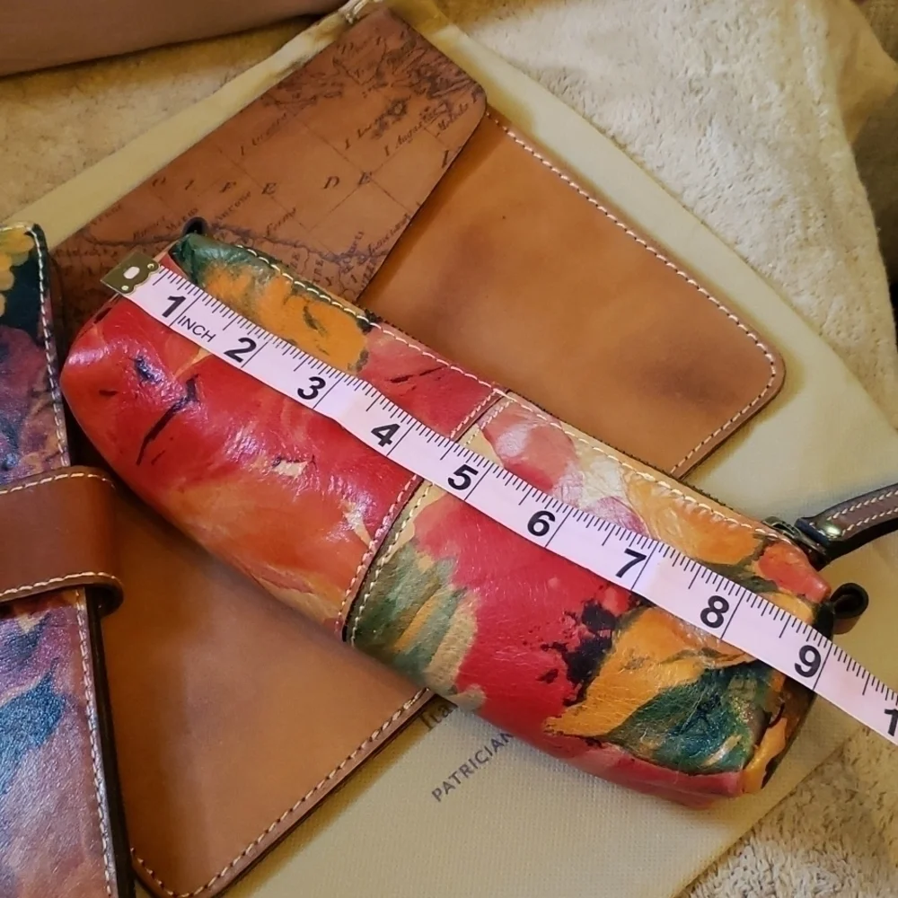 𝅺patricia Nash leather make-up bag or pen case