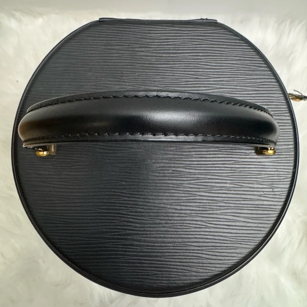 Louis Vuitton timeless louis