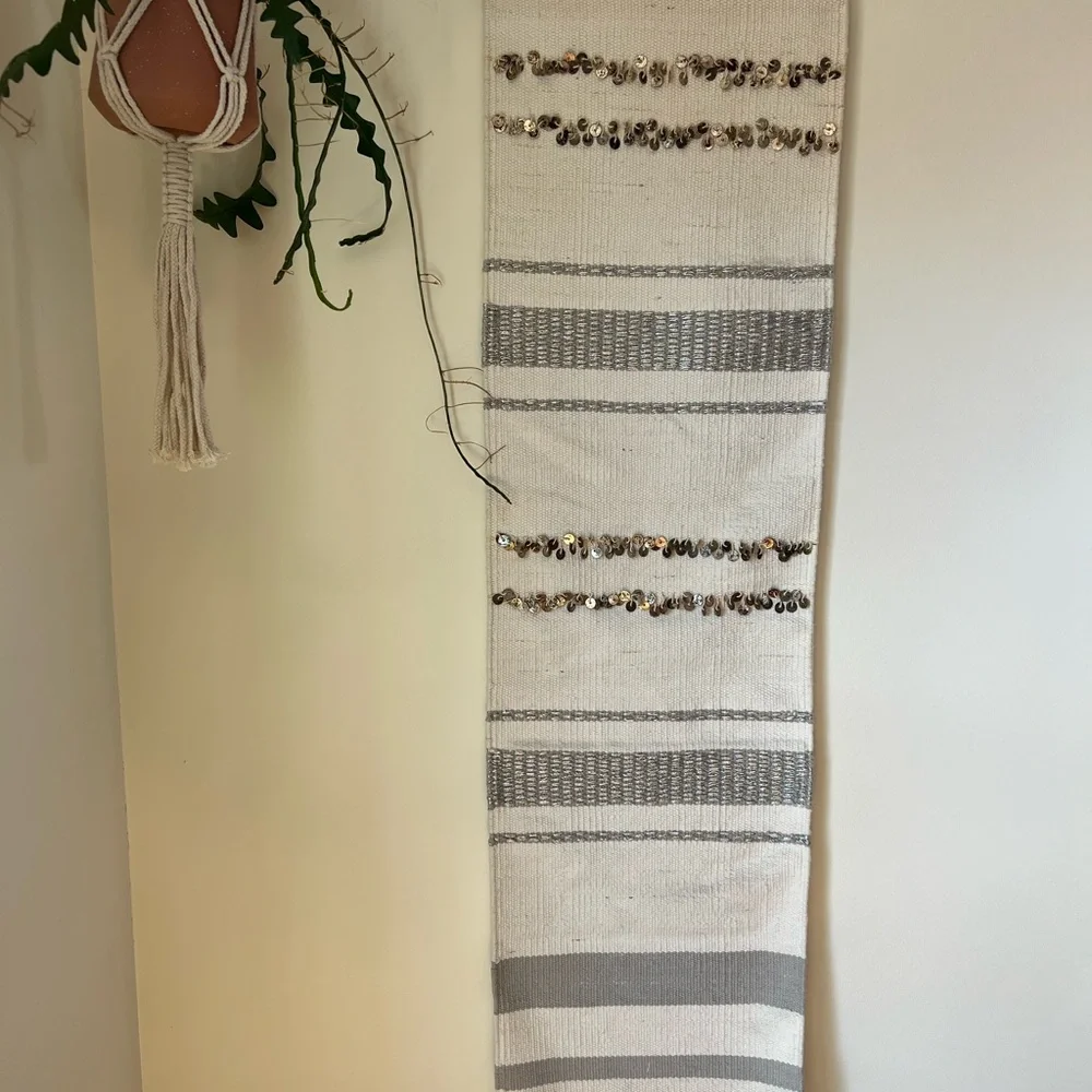 Woven wall tapestry