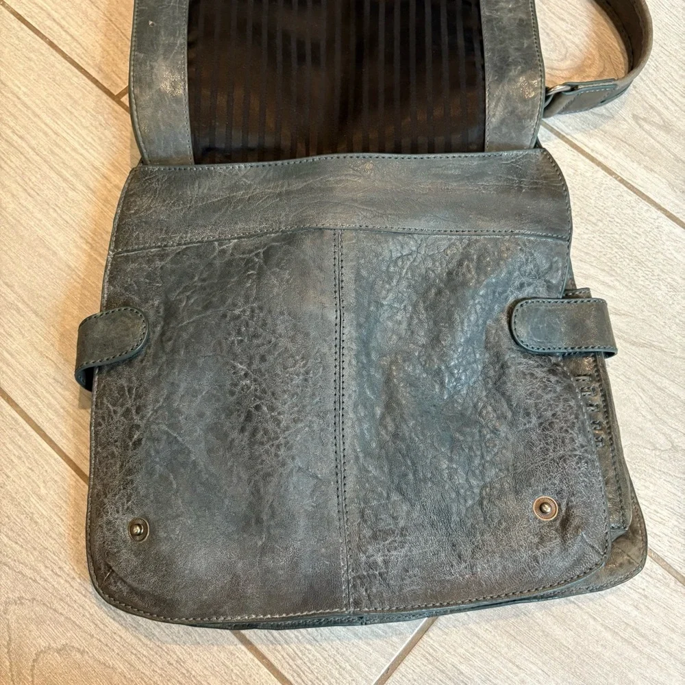 Men’s Rare Vintage Lockheart Leather Flap Closure Organizer Messenger Crossbody