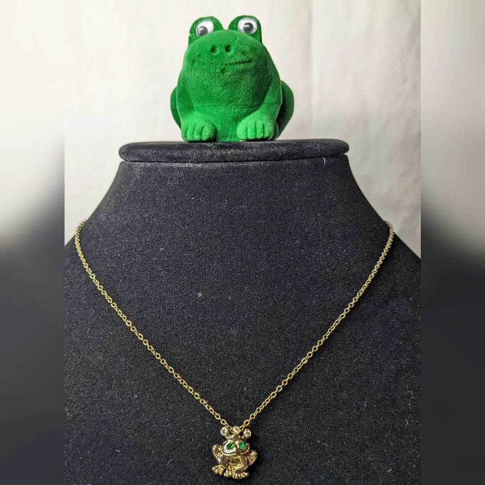Frog Prince Necklace With Green Faux Gem Eyes In Flocked Frog Gift Box