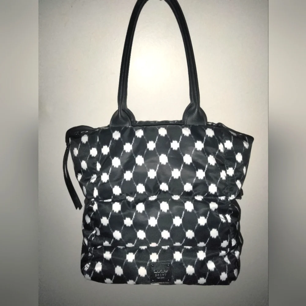 LuLu Sport New York (Black & White) Ikat Pattern Stream Line (Puffer) Tote Bag