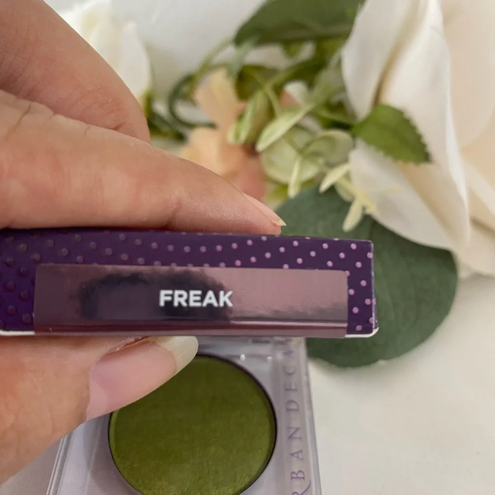 Urban Decay vibrant green