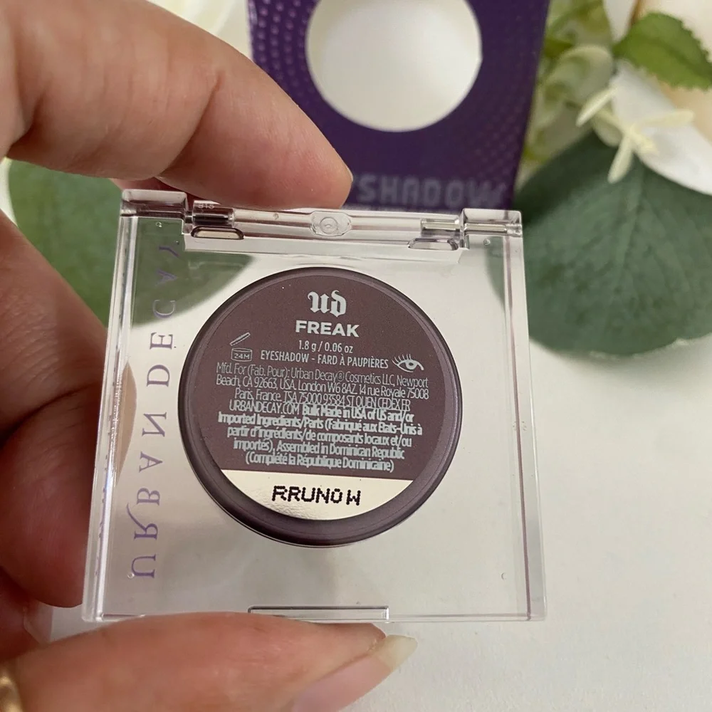 Urban Decay vibrant green