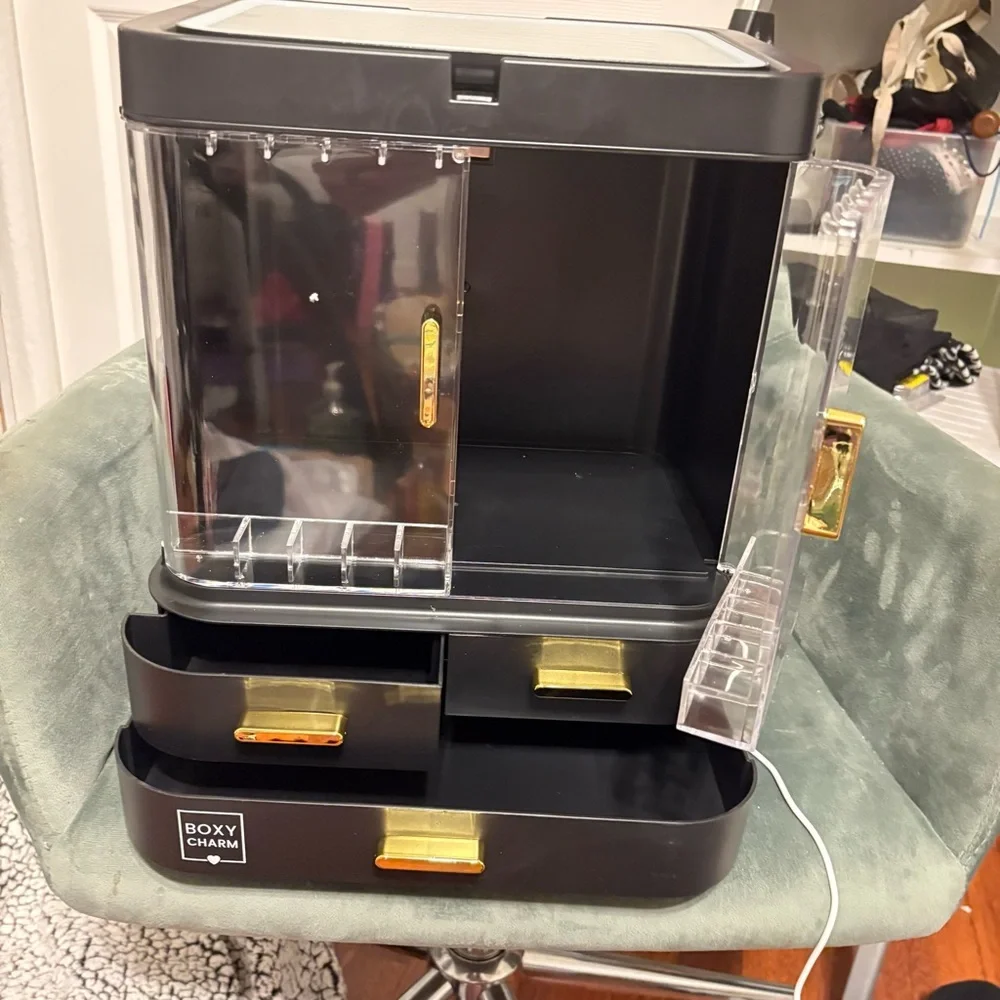 Black and Gold Makeup Organizer with Mirror and light