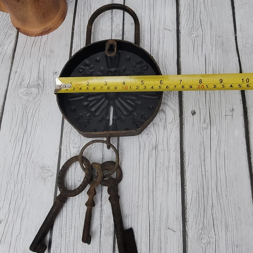 N/A metal key