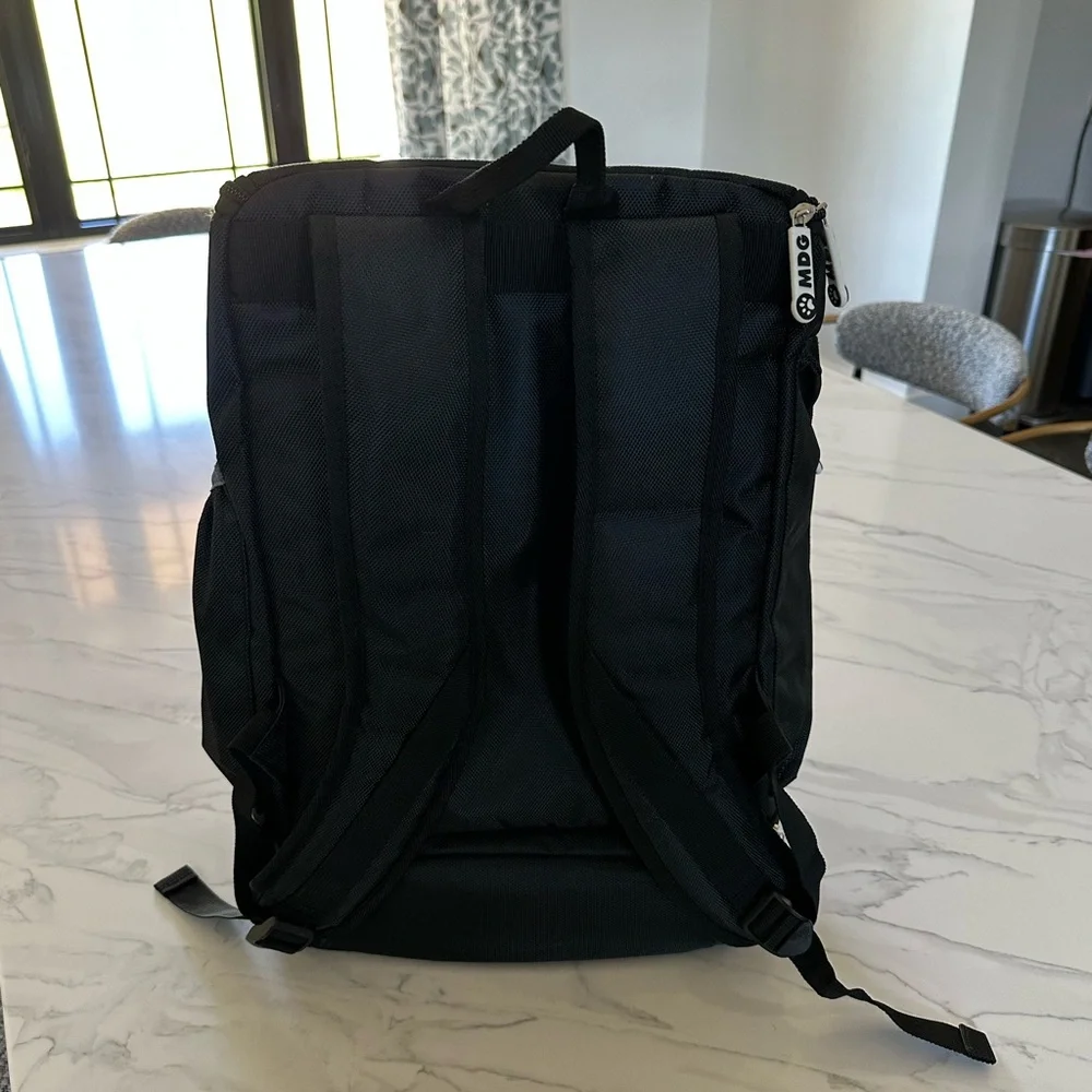 Mobile Dog Gear travel style