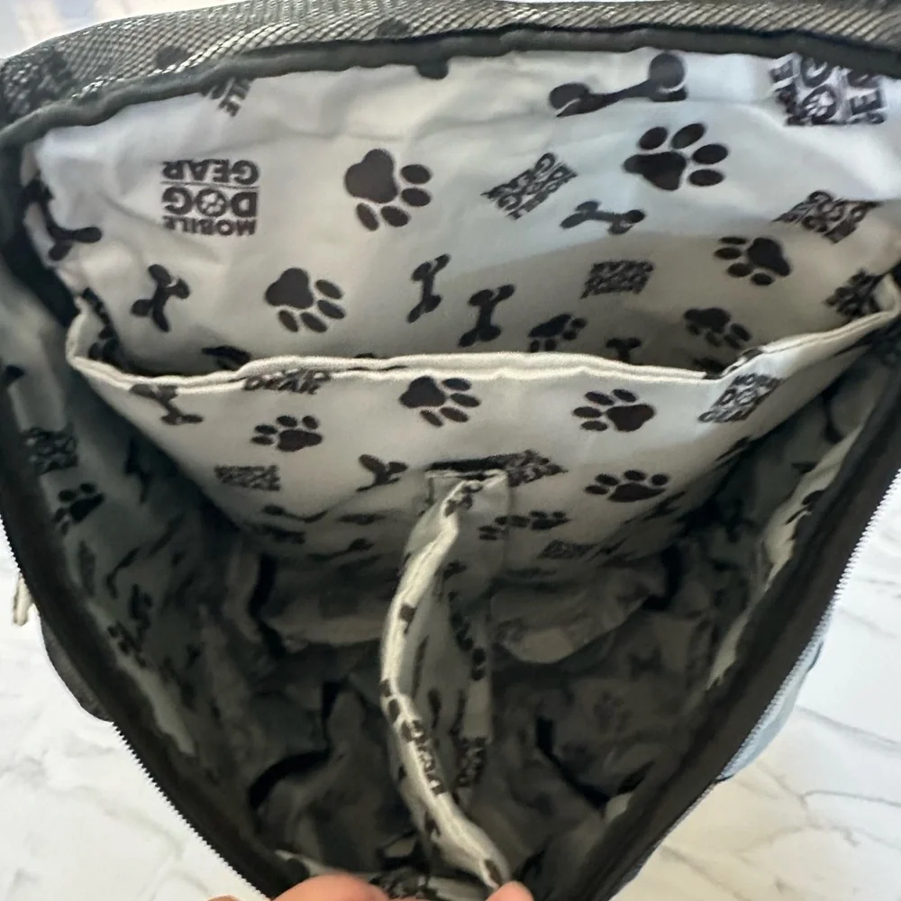Mobile Dog Gear travel style