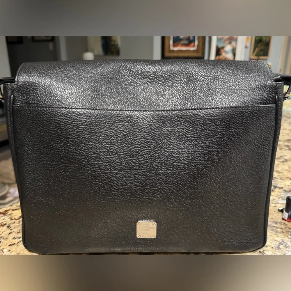 MCM sophisticated piece